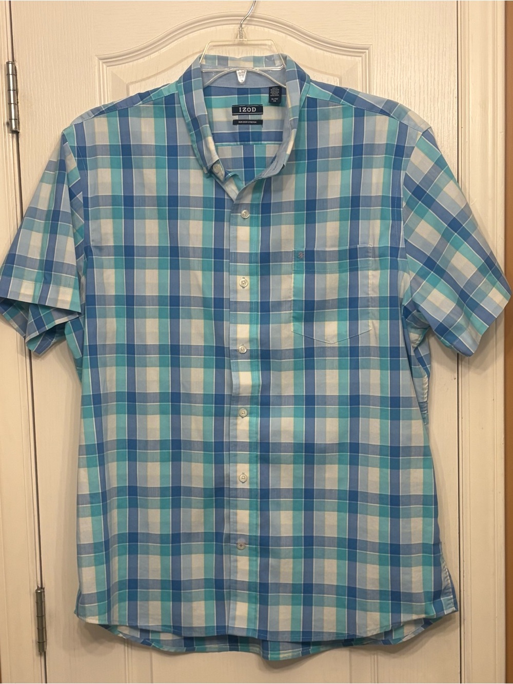 Izod Men's Short-Sleeve Plaid Button-Down in Blue and Teal